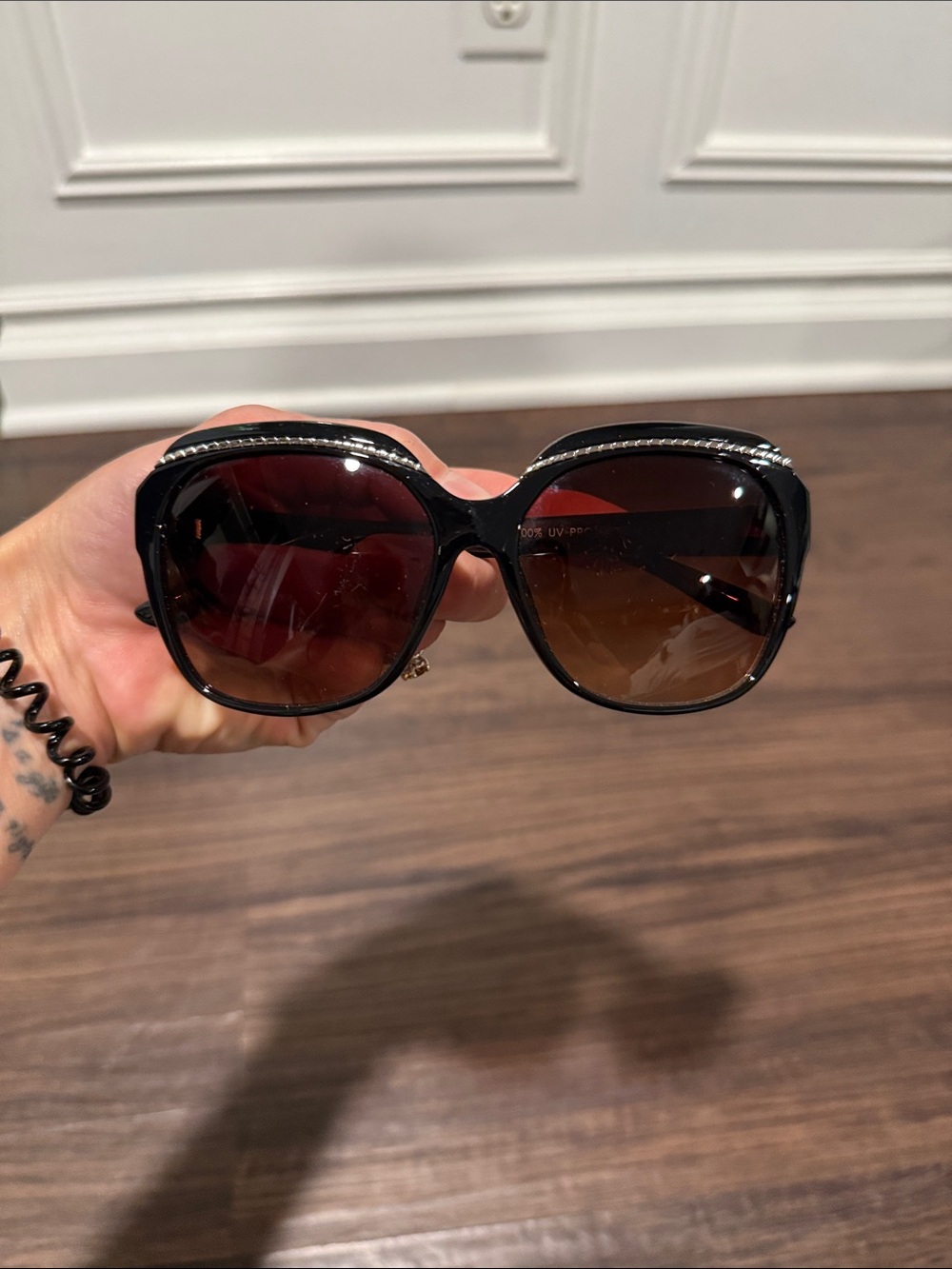 Black Oversized Women's Sunglasses with dark Brown Gradient Lenses